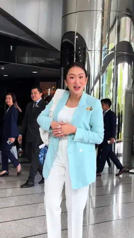 นายกฯ เข้าพรรคเพื่อไทย เป็นห่วงผู้ประสบภัยน้ำท่วม เน้นย้ำเรื่องการเยียวยาประชาชนหลังน้ำลด  #ingshinawatraforever #น้ำท่วม #พรรคเพื่อไทย #แพทองธารชินวัตร 
