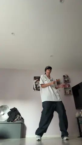 Taka taka Tom kaulitz #dance #dancer #dancers #fypシ #fyp #tokiohotel #tomkaulitz 