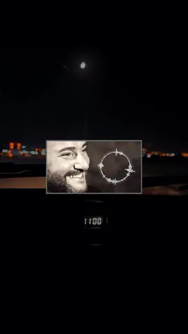 ما كنت بغني لحدا  لو اعرف صوتك صدى ما بلحن يا حياتي  لو بتصيري كلماتي اه يا عمري شو بتمنى  هنيكي تا اتنهى بتهنى لو بتكوني  بعيون الحب الغنى يا سلام .. يا سلام  يا سلام حبك بدو كون مجنون .. مجنون  مجنون هالعيون يمكن وداكي القدر  تردي لعيوني الضجر ويمكن على بالك خطر  تكوني لعيوني النظر  . . . #علاء_زلزلي #الشكل_الحلو 2001 #الياس_ناصر #فياز_كوروز #ناصر_الاسعد #طوني_حداد  #ماكنت_بغني_لحدا #يمكن_وداك_القدر #علاء_زلزلي_الشكل_الحلو #اغاني_لبنانية #ذكريات_الاغاني 