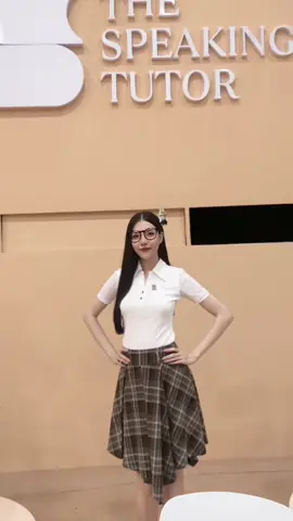 CÔ HỌC SINH TRONG LỚP HỌC THE SPEAKING TUTOR TẠI MUVN 2024 😎😎😎😎😎 #hocsinhngoan #MUVN2024 #1m80girl #xuhuongtiktok 