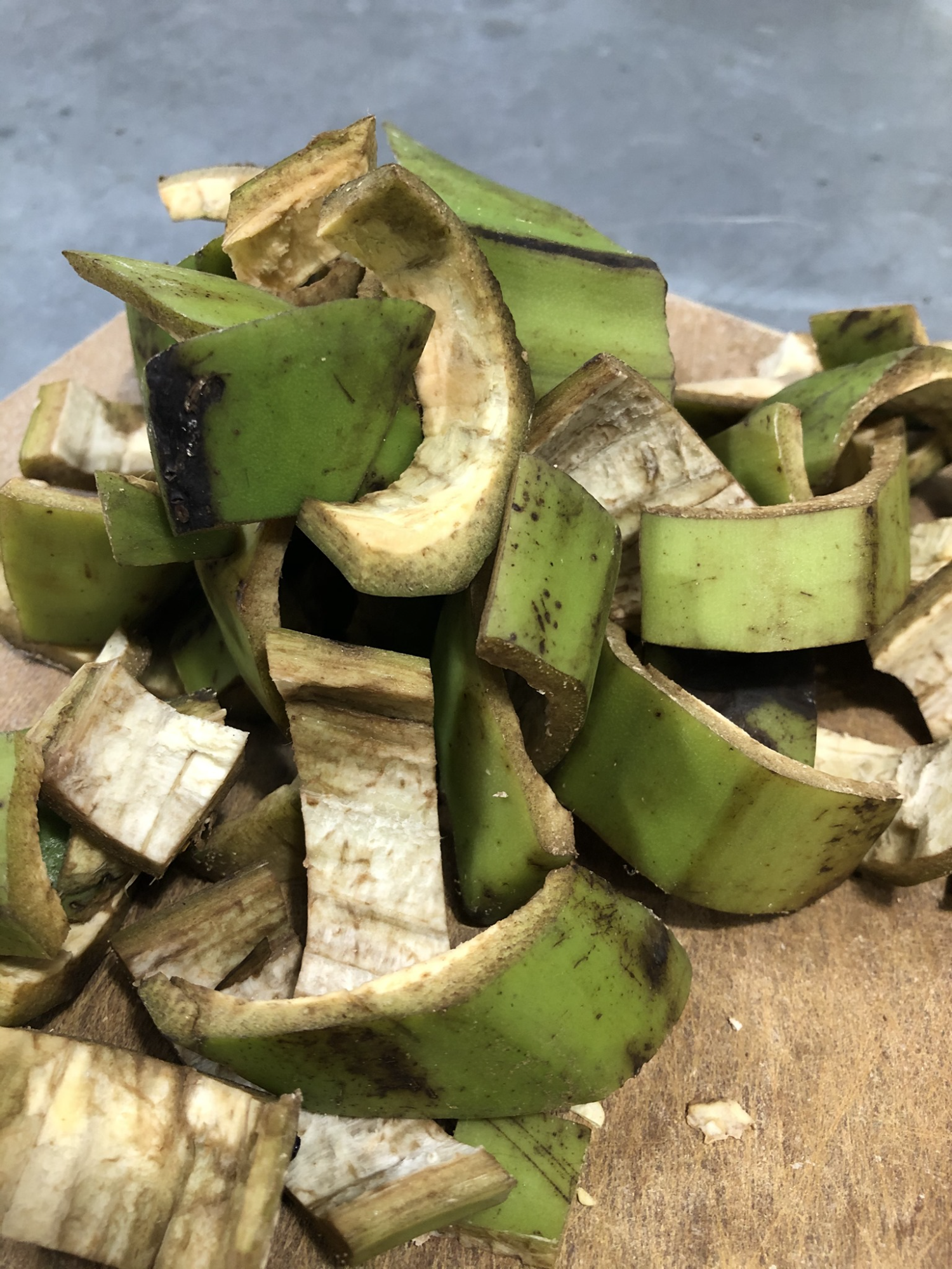 Medicinial properties of Plantain peels and Charcoal. #plantianpeels #charcoal #Ohenebantimbarimah #ohenebacentre #organic #fyp #foryou #foryourpage #oheneba #soulhealthWellnessCentre #herbal #naturalmedicine #researcher #organicfoods #goviral #health #vegetarian #vegan #viralhashtag #goviral #ViralGhana #tiktokGhana #ghananews #herbalGhana #ohenebantimbarimah #omanfm #kennedyAgyapong #trendGhana #socialmediamanager #manager #viralvideos #GhanahealthService #herbalGhana