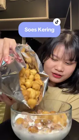 Yang masih nanya ini renyah apa engga, gw tampol ya☺️  #soes #soescoklat #kuesoes #soeskering 