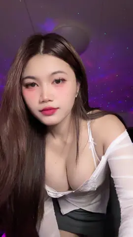 แค่ชอบชุดที่ใส่😆ปล.ใส่ซับในอยู่งับ