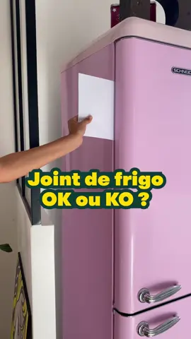 Comment savoir si votre joint de frigo est efficace ? Faites-le test de la feuille ! Si une fois la porte fermée, votre frigo laisse filer la feuille, alors le joint ne fait pas pleinement son boulot ! Dans ce cas, chauffez le avec un sèche-cheveux et retentez l’expérience. Si vous constatez plus de résistance en tirant sur la feuille, alors cela signifie que le joint est de nouveau d’attaque 👍 #frigo #entretien #panne #astuces #DIY #tuto #joints #portes #performance #appareil #électroménager #murfy