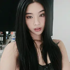 the third clip doesnt she know im insane??!!! THANKU FOR 130MIL😭💔 ib p1inkmatter #sophia #katseye #fyp #viral #nnewjeans #edit 