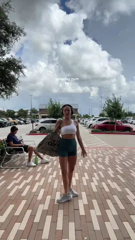 Sweaty and smellly on this bright tuesday morning 🤸🏻 #OOTD #gymfit #relatable MY NEW FAVORITE GYM SHORTS