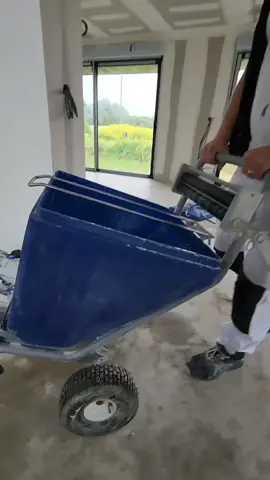 The Mark HD electric airless texture sprayers are built for superior durability and performance. Check out how @dg.peinture59 and @ys_artisan_peintre use the #Graco Mark VII for a smooth ceiling finish! #MarkVII #plaster #airless #texturesprayer