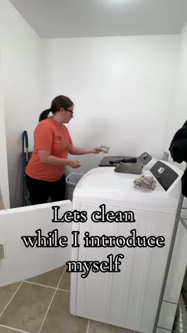 Hey Guys! #MomsofTikTok #sahm #mom #Vlog #viral #clean #momlife #minivlog #CleanTok #cleaning 