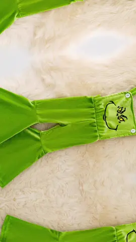 #kidscharm #kidswholesale #wholesaleaccessories #westernfashion #popular #grinch #fallfashion #barbiegirl 