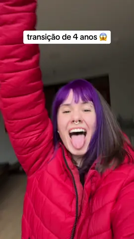 faltou só o cabelo azul 😭