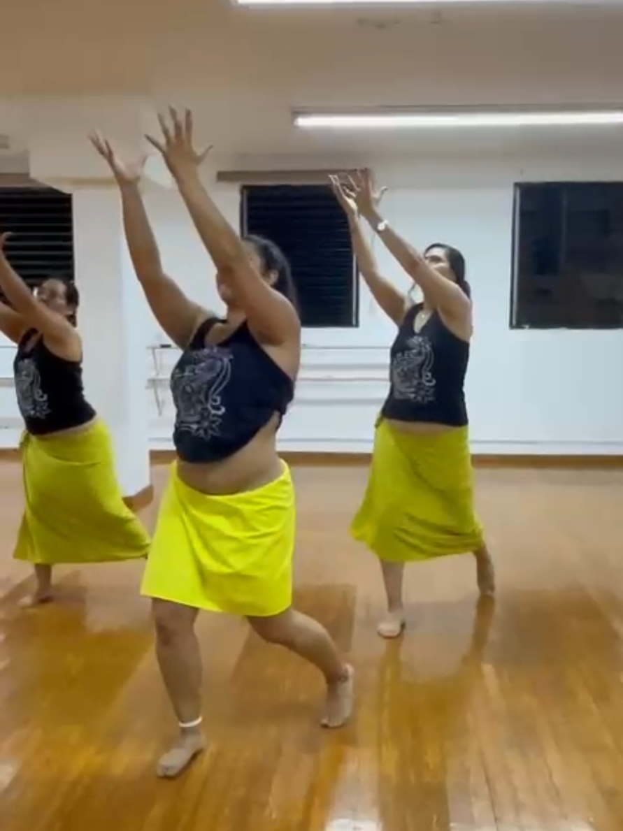 #tamure #tamurezapopan #cultura #culturazapopan #aprendiendo #aparima #nohorai #marama  #ori #hura #yellow #dance #dancemom #creacion #concierto #aprendiendojuntos 