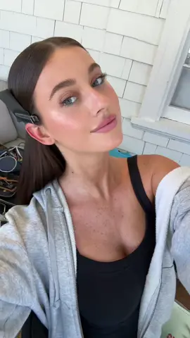 me and @jjenniferterry booked a job together… had to document #fyp #model #dayinmylife 