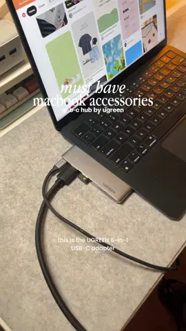 UGREEN 6-in-1 USB-C Hub: - 2 x USB-A ports - HDMI - USB-C - Card Readers #usbchub #ugreen #macbookaccessories #macbook #laptop #techaccessories #techreview #desksetup 