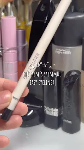 its so easy to use and very affordable!! @THESAEM_official  #kbeauty #saemmul #easyeyeliner #eyelinerrecommendation #cleangirlmakeup #fyp 