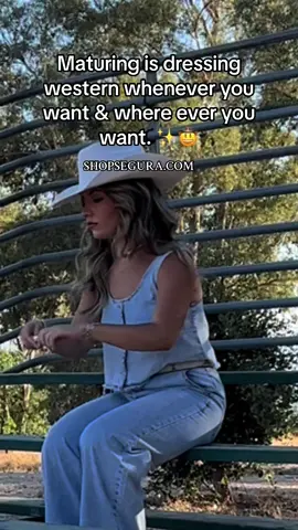 Yee haw everywhere. 🤠 #westernfashion #denim #twopieceset #westernstyle #maturingisrealizing #30s 