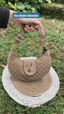 Slempang hobo bulan😭❤️‍🔥🥰#tasviral #tasmurah #belilokal #wibgajian #fyp #hargaterjangkaukualitasterbaik #epyepe #newarrivals #agustus #OOTD 