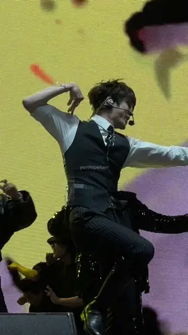 here is your daily reminder coachella yunho was real. i still havent moved on if you couldnt tell! #coachella #에이티즈 #yunho #윤호 #atiny