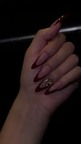 New set 😍🍒something about red nails #juniorh #rednails #parat #nailinspo #redtheory #rednails #gelx 