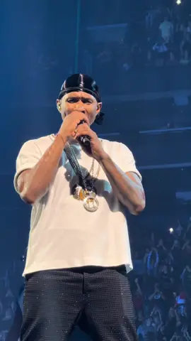 The crowd went wild for @Usher Raymond when he performed “Yeah!” during his concert tonight at TD Garden Arena in Boston! 🎶🔥  #USHER #UsherRaymond #PastPresentFuture #PastPresentFutureTour #Yeah #LilJon #usherchallenge #Dancer #Singer #UsherBaby #livemusic #concert #Boston #massachusetts #FYP #music 