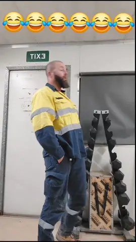 A bit of comedy for you. 😂😂😂 #standupcomedy #aussie #australia 