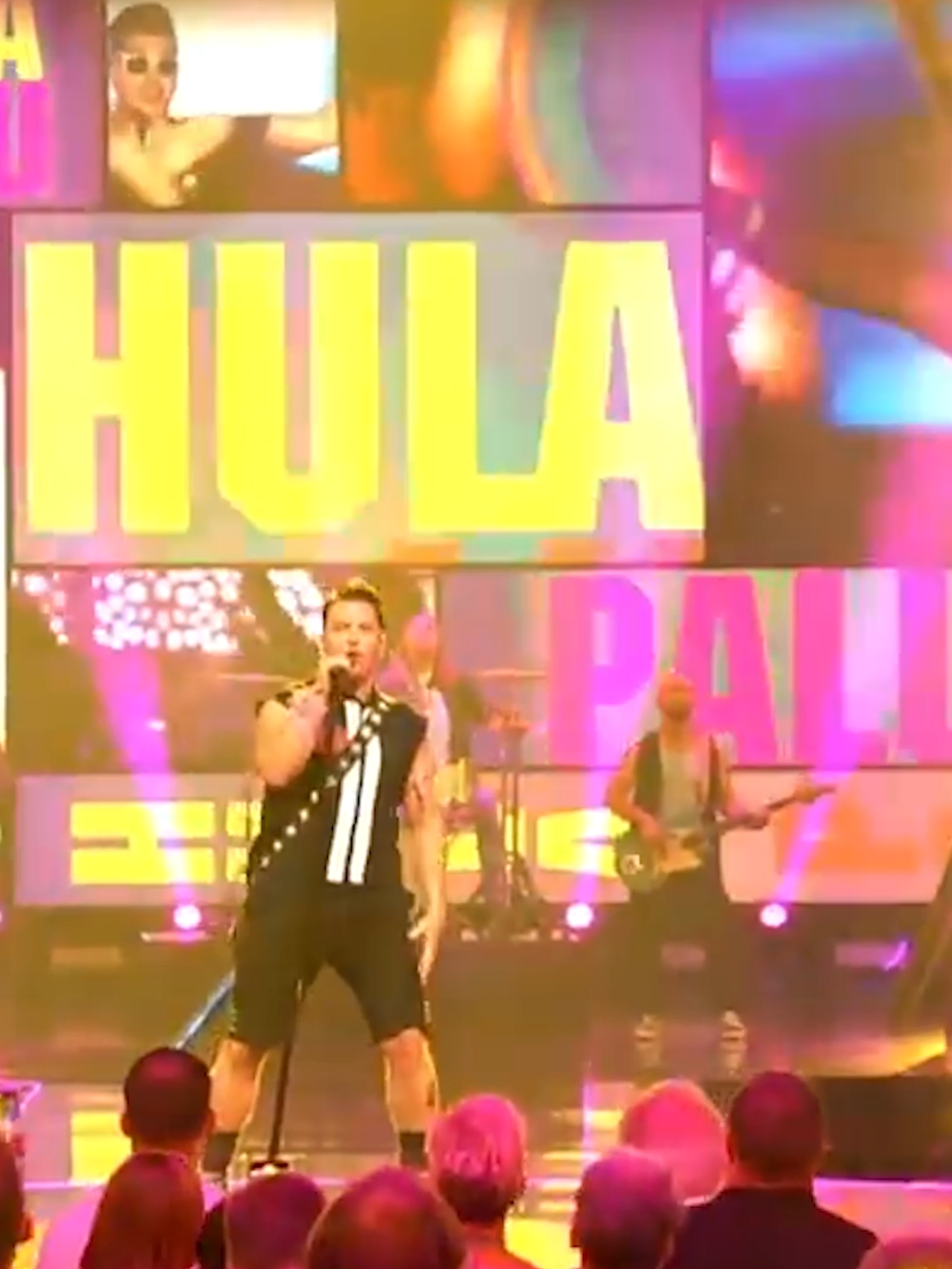 Alle Dorfkinder feiern diesen Schlager 🥳 #schlager #andreasgabalier #hulapalu #schlageristmeinleben #dorfkinder #dorfparty