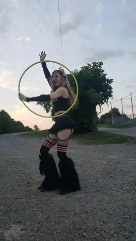 Sweet as a worm 🪱 #hooping #hooper #hulahoop #hulahooping #flowarts #edm #ravetok #edmtok #clubfit #performer #entertainer #fauxears #foryou #fyp 