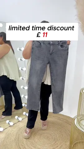 SUPER STRETCH FLARE JEANS 😮‍💨🔥 Final restock is here!! SIZES: UK 10-20 #TikTokMadeMeBuyIt #restock #restockday #delivery #jeans #jean #jeanshighwaist #jeansoutfit #jeanshaul #denim #denimyourway #plussize #plussizeedition #plussizefashion #midsize #midsizefashion #grwm #OOTD 