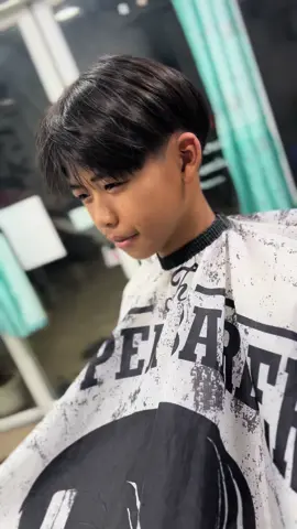 ตัดออกนิดๆ แต่ชอบ 😎#ชาติชายbarbershop #ยางสีสุราช #รองทรงต่ํา 