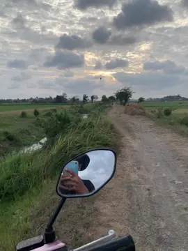 Lintang ati x liwat angin wengi #foryou #liriklagu #liriklagujawa #lintangati #liwatanginwengi #fyp #viral #trending 