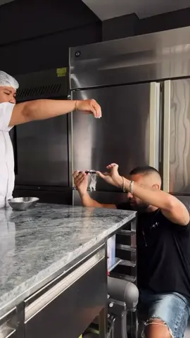 3 creative restaurant transitions Wait for the results Save this post & share with your friends! In Video - @mario.prawira & @bayounug   #mobilephotography #foodvideography #foodphotography #resturant #transition 