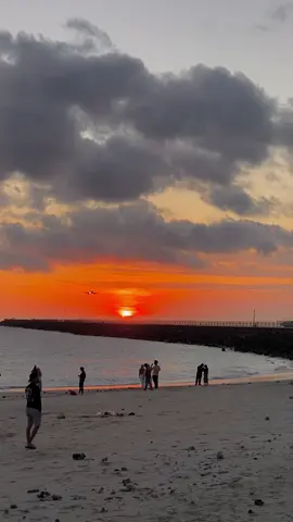 tetap indah walaupun sesaat #justyaldrin #ombakberbuyi #sunset #fypシ 