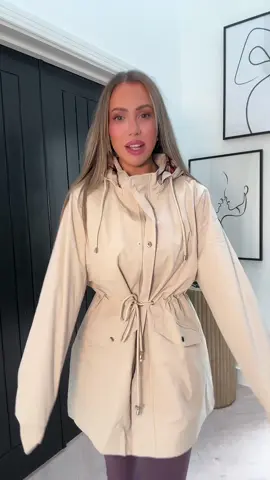 Loving my new light weight parker for my walks! Its always raining in manchester so this is actually an upgrade from jacobs old jacket ive been wearing 🤣 #raincoat #walks 