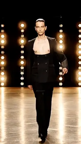 #ViktorKrohm 🇩🇪 for #Egonlab  #Runway #runwaymen #mensfashion 