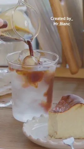 #행복한 #시간  #커피 #치즈케이크 #책  #일상 #소확행 