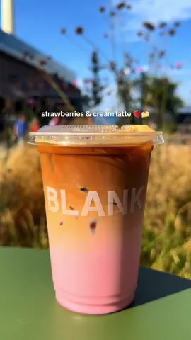 I am @Blank Street’s #1 fan 🫶🏼 #blankstreet #blankstreetcoffee #strawberrylatte #strawberriesandcream #lattelover #londoncoffee #livingabroad #battersea #batterseapowerstation 