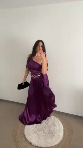 Very demure dress 🍇#purplegown #purpledress #outfitinspo #blacktie #fypage #styleinspo #fypage 