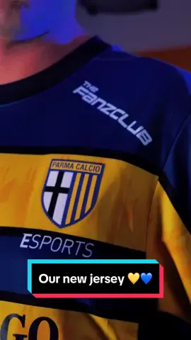 𝐋𝐚 𝐧𝐨𝐬𝐭𝐫𝐚 𝐣𝐞𝐫𝐬𝐞𝐲. 𝐈 𝐧𝐨𝐬𝐭𝐫𝐢 𝐜𝐨𝐥𝐨𝐫𝐢. 💛💙 @KALLARI @Just Allyson @Sparx @Diego Campagnani  #ParmaEsports #ParmaCalcio #GamingOnTikTok #GamingTiktok #GamingItalia #FootballJersey 