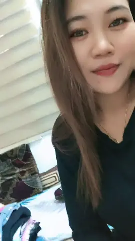 sedang menikmati proses sendirian,,beda dengan kalian yg ditemani laki2 baik 😊😊