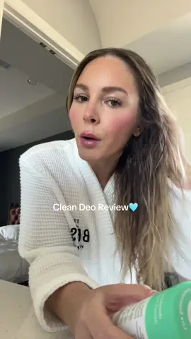 Smells soo good 😭😭😭 @Hume Supernatural ily 🩵 #humedeoderant #humesupernatural #aluminumfree #cleandeodorant #deodorantreview #cleanbeauty #grwm 