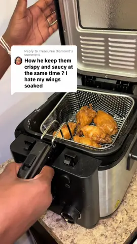 Replying to @Treasuree diamond How To Cook Crispy Chicken Wings at Home 🔥 #Chicken #chickenwings #Foodie #Recipe #cooking #crispy #crunchy #partywings 