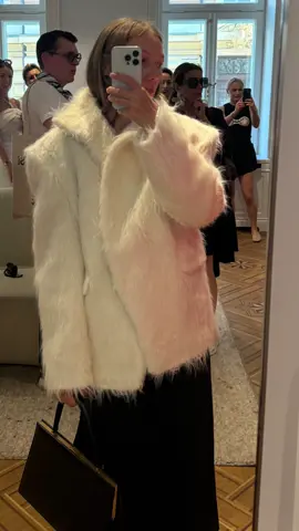 NEW COLLECCTION REVIEW @Magda Butrym #AW2024 #magdabutrym #aw #aw2024  #newcolelction #fashion #fashiondesigner #designer #design #polishfashion #model #fashionbusiness #fashioninfluencer 