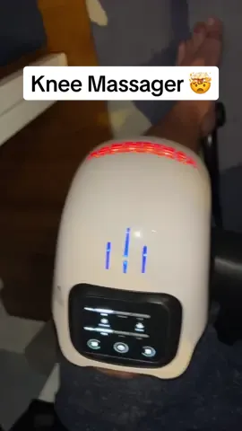 This thing is wild #massage #tiktokshop #kneemassager #massagetherapy 