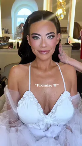 The perfect wedding day look for the ultimate soft glam bride ❤️‍🔥 Makeup | @makeupbyjaysaunz  Hair | @hairstyledby_k #destinationwedding #travelingmua #bridalmakeupartist #bridalmakeup #destinationbride #internationalmua #njmua #njmakeupartist #njbridalmakeup  #nymua #nymakeupartist #njwedding #njbride #bridaltips #bride #bridetips 