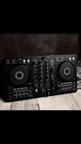 Derrotado en el dolor  #miguelmorales #vallenato 