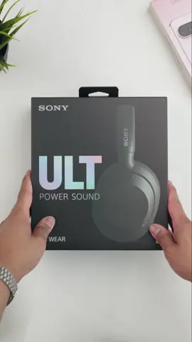 Sony WH-ULT900N Headphones Got my hands on the new Sony WH-ULT900N headphones. The noise-canceling is on point, and the sound quality really hits with that extra bass. They’re comfortable enough for all-day wear, plus they pair with two devices at once, which is a nice touch. I think I’ll make these my Gym Wear Headphones.  #sony #sonyheadphones #headphones #wirelessheadphones #bluetoothheadphones #sonyult #Tech 