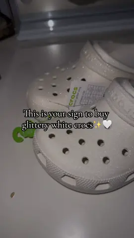 #crocs #sparkly #white #shoes #shopping #haul #paratii #fypシ゚viral #viral #fashion #foryou #glittery #outfitinspo 