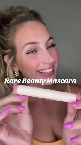 Im loving this new mascara it has my favorite kind of spooly! #mascara @Rare Beauty #rarebeautymakeup #beauty #makeup 