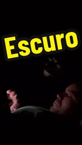 Tem alguém te espiando 