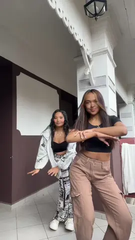 Call AZAMAN📞🇲🇬 (DC: @Tokes ) #dance #rema #azaman #dancechallenge #bff 