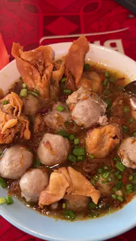 bakso terthe bestt #fyp #baksoviral #baksopedas #surabayakuliner #kulinertiktok #sbytimur #baksoenak #baksopakwar #surabayatiktok #fypシ゚viral 